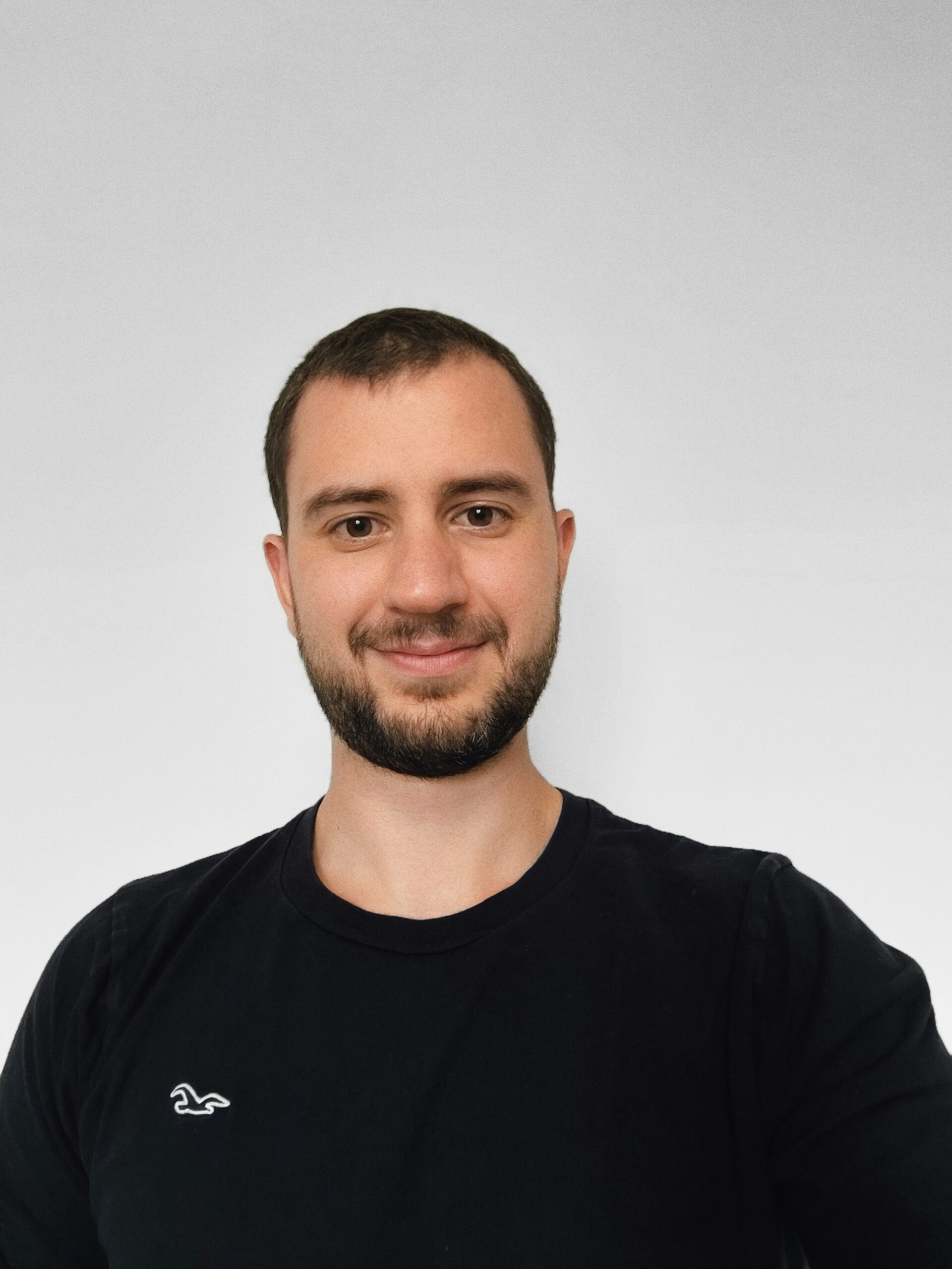 Fyzioterapeut Mgr. Filip Tomčík, Cert. MDT pri diagnostike pacienta v ambulancii v Piešťanoch